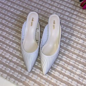 Cult Gaia Alia Pump in White